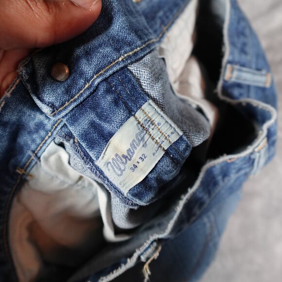 Vintage Wrangler Denim Cut Off Shorts Mens 34 (Fits 32x11) Western USA Made 60s - Picture 4 of 12